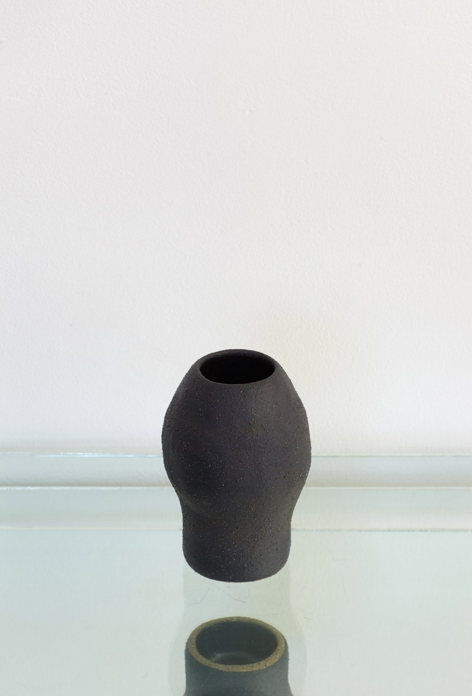 Pushmepullyou Vase