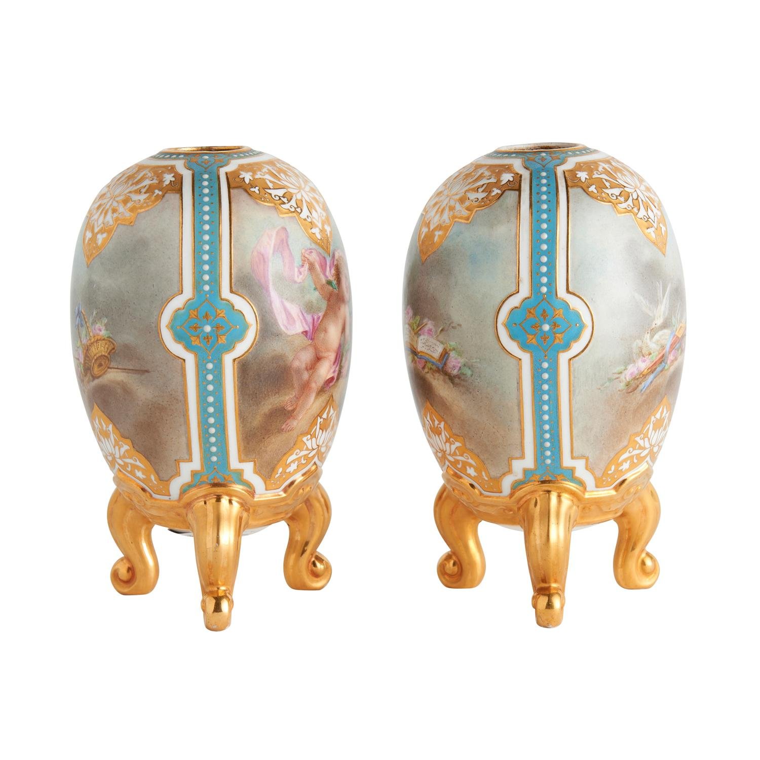 A PAIR OF ROYAL WORCESTER PORCELAIN VASES , Shape 401