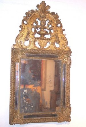 747   French Louis X1V giltwood looking glass