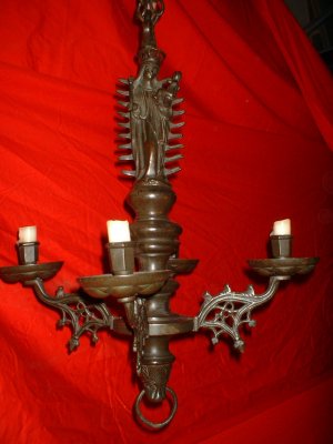 800  A SMALL BRONZE CHANDELIER