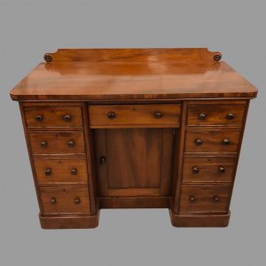 Victorian Mahogany Kneehole Desk