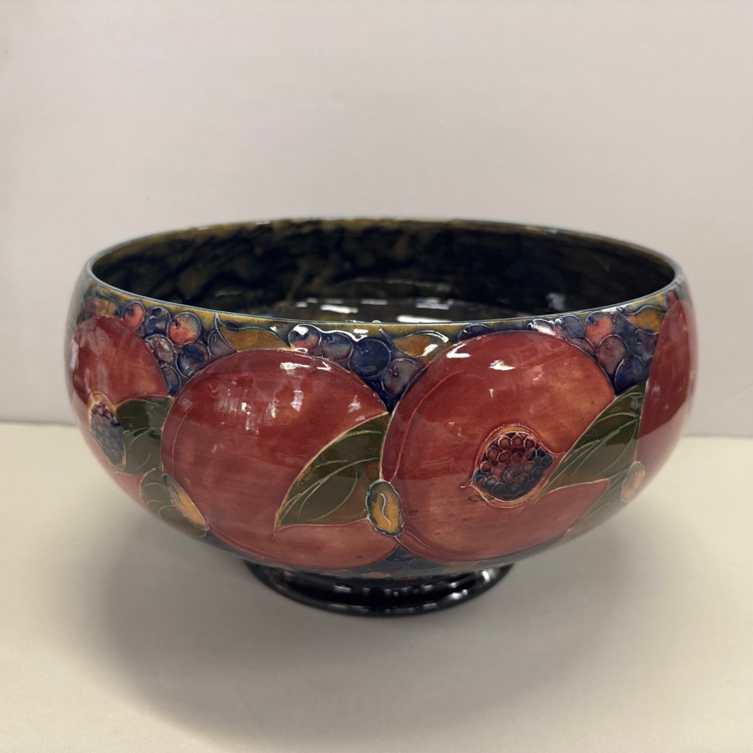 An Early William Moorcoft 'Pomegranate' Pattern Bowl 