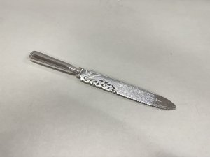  A Fine Sterling Silver Handled Cake Knife