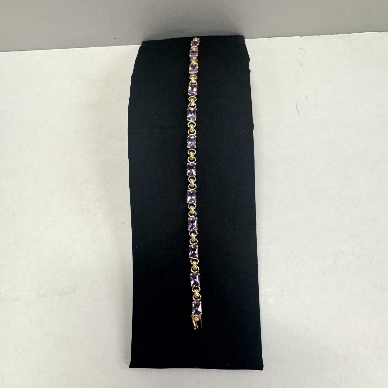 A lovely Italian 14ct. Gold Amethyst Bracelet.
