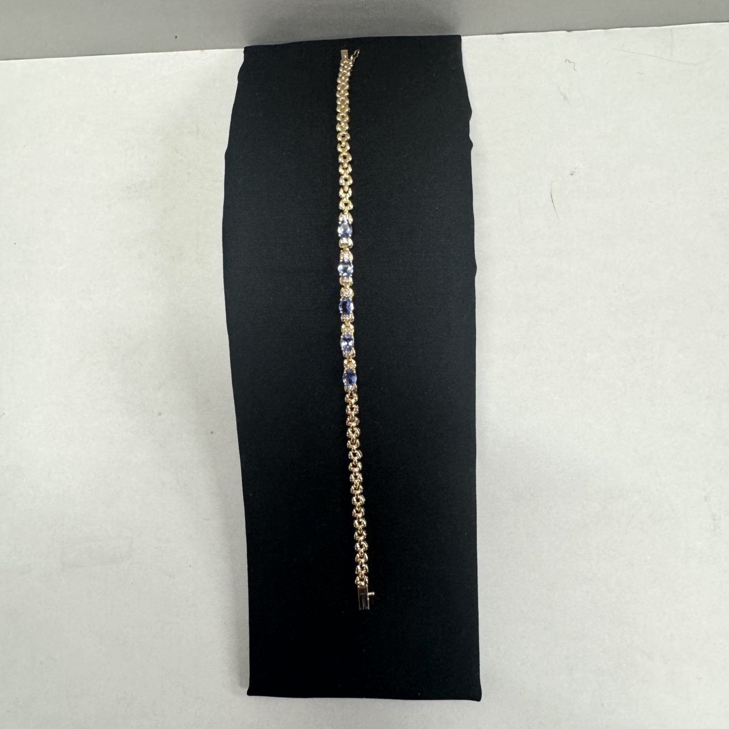 A 14ct. Gold Sapphire Bracelet.
