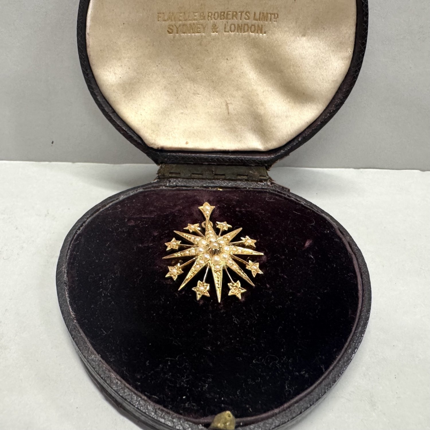 A beautiful boxed late Victorian Starburst Brooch and Pendant.