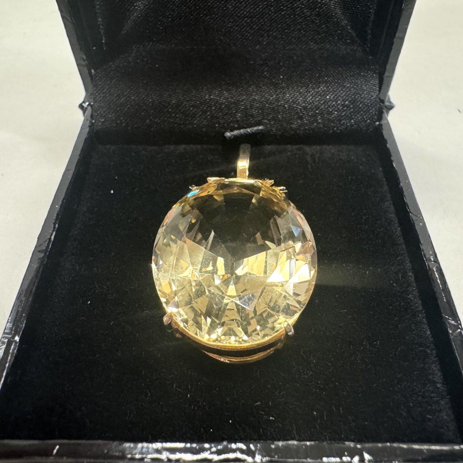 A stunning 14ct. gold Citrine Pendant. 