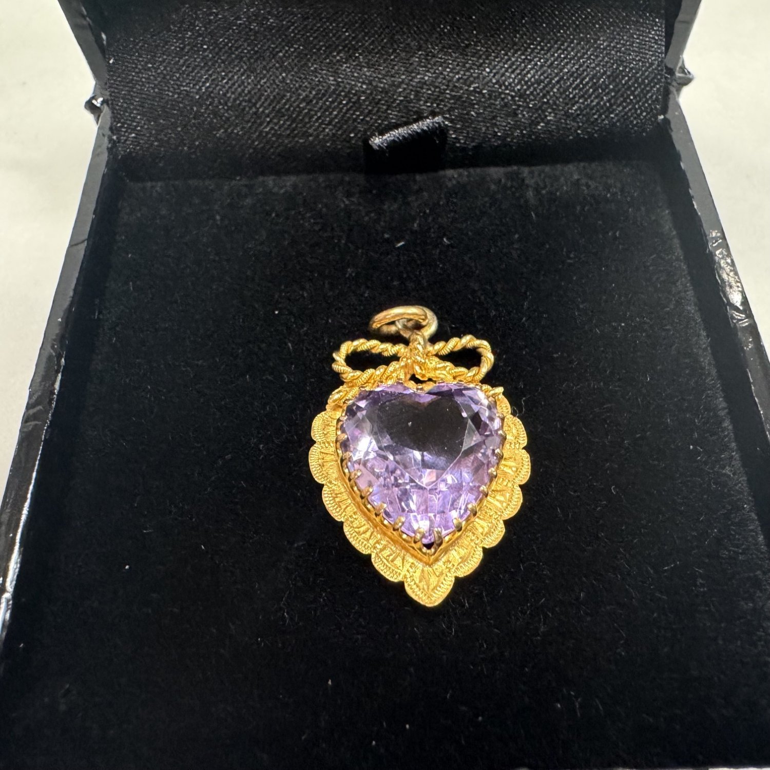 15ct. Gold Filigree Amethyst Pendant.