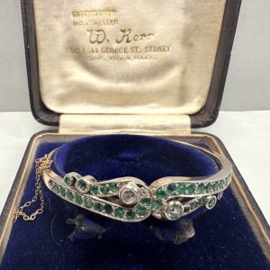 A 19th Century French 18ct. gold Bangle