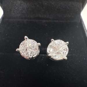 14ct. Gold Diamond Earrings.