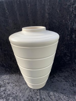 Wedgwood Keith Murray design vase, Shape 3805