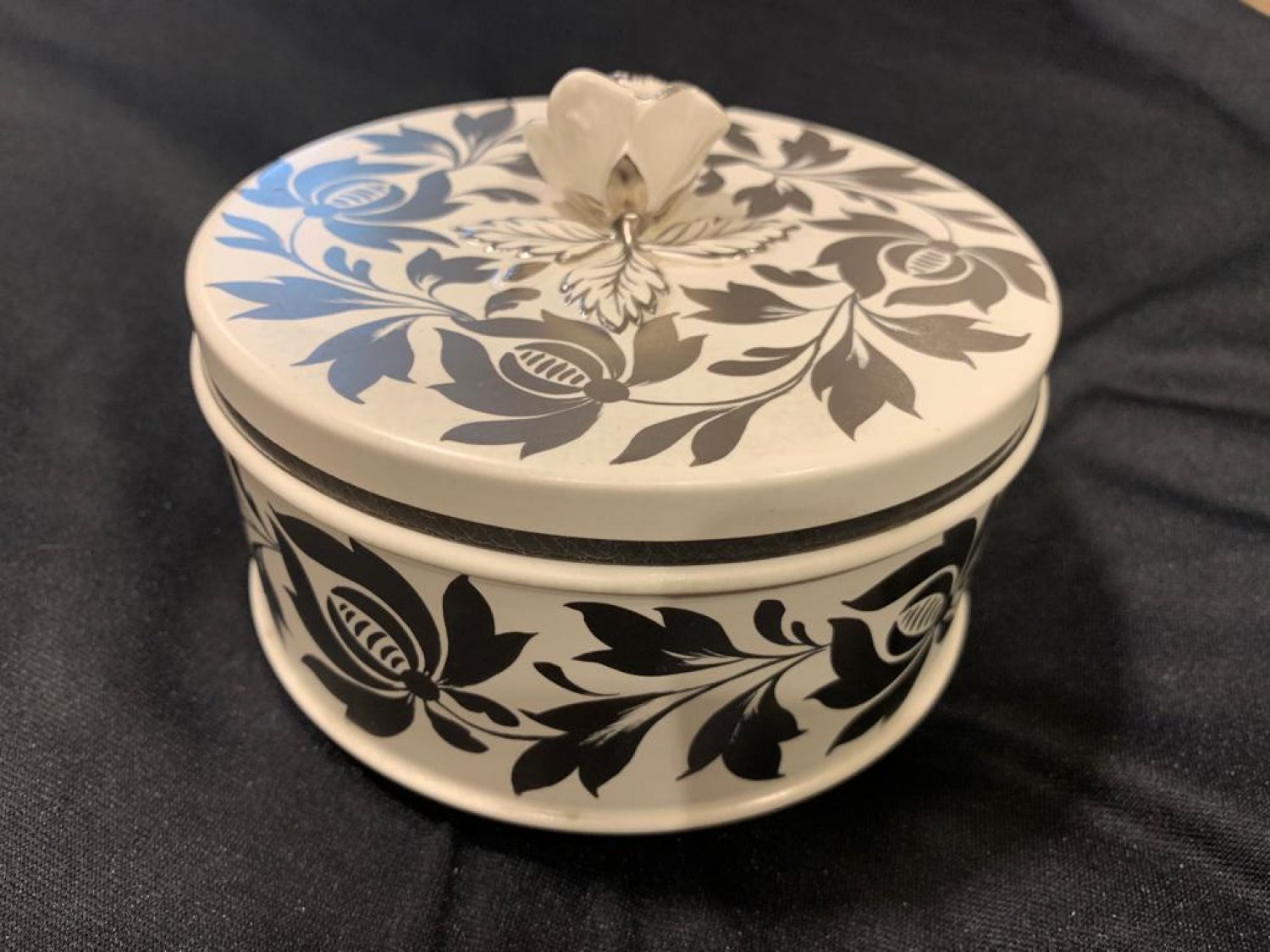 Wedgwood circular covered box with floral finial