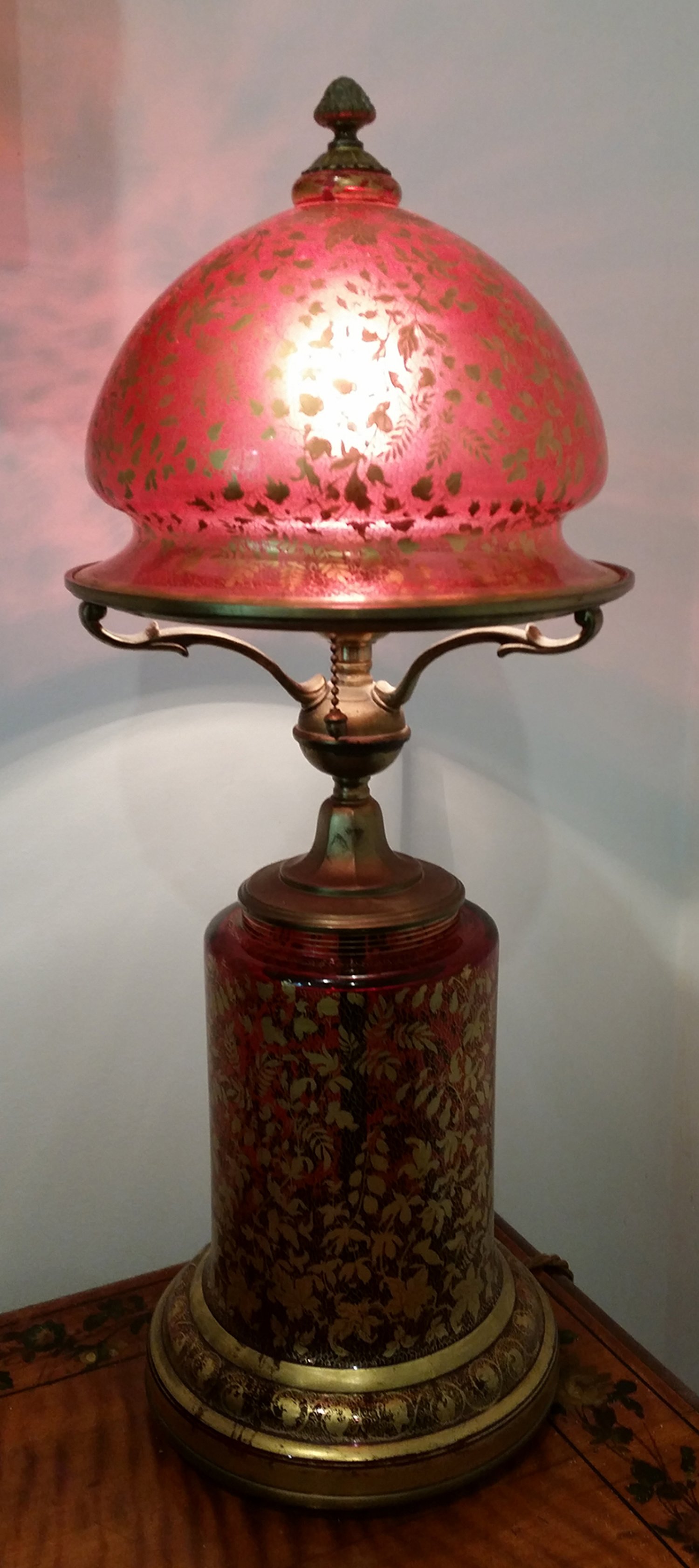Gilded glass lamp