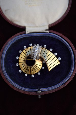 18ct Gold, Platinum & Diamond Modernist Brooch