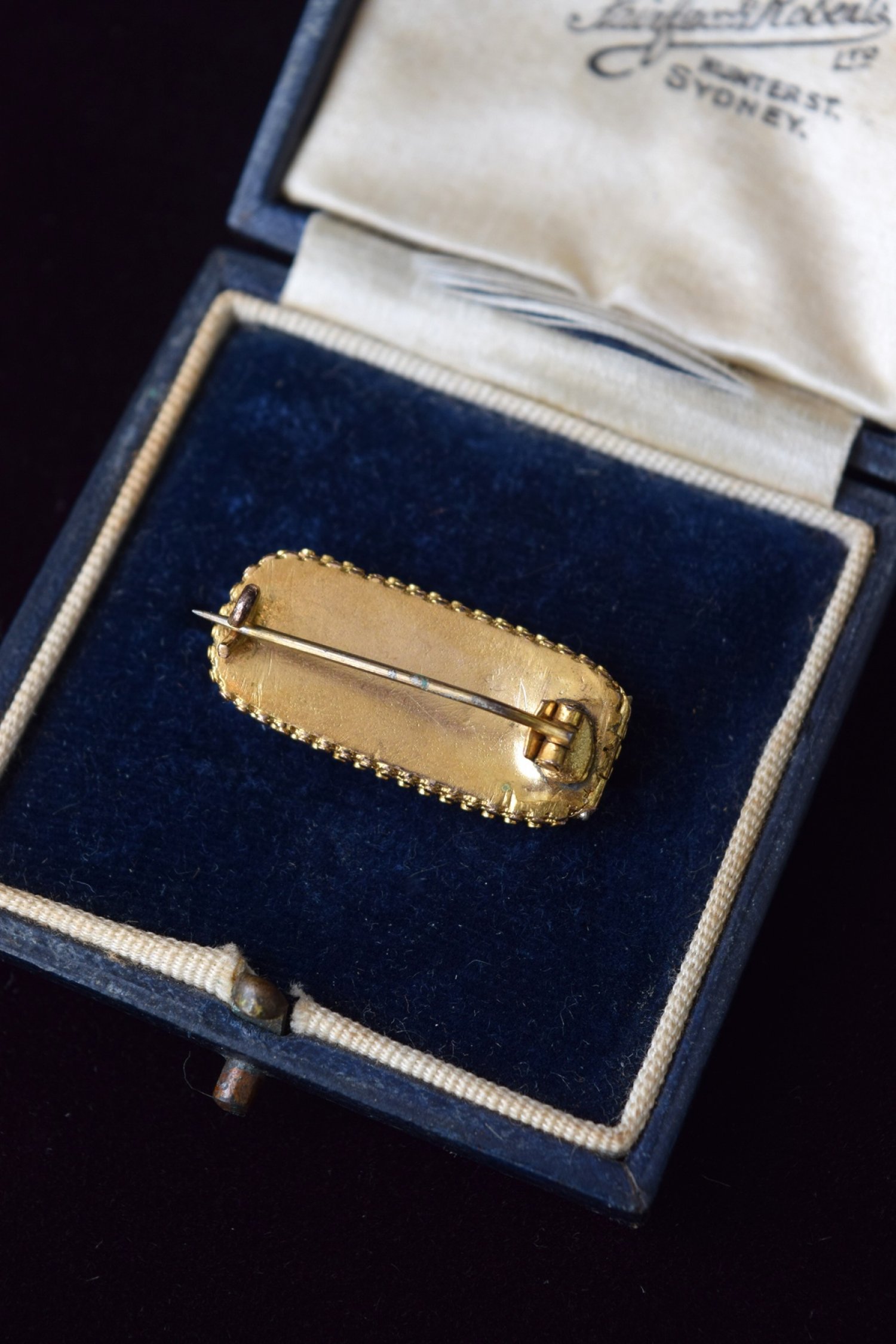 'REGARD' 18ct Yellow Gold Brooch & Locket