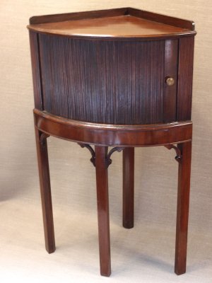 “Chinese Chippendale” Mahogany Corner Table/Cabinet