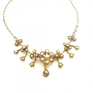 15ct yellow gold daisy and pearl necklace 