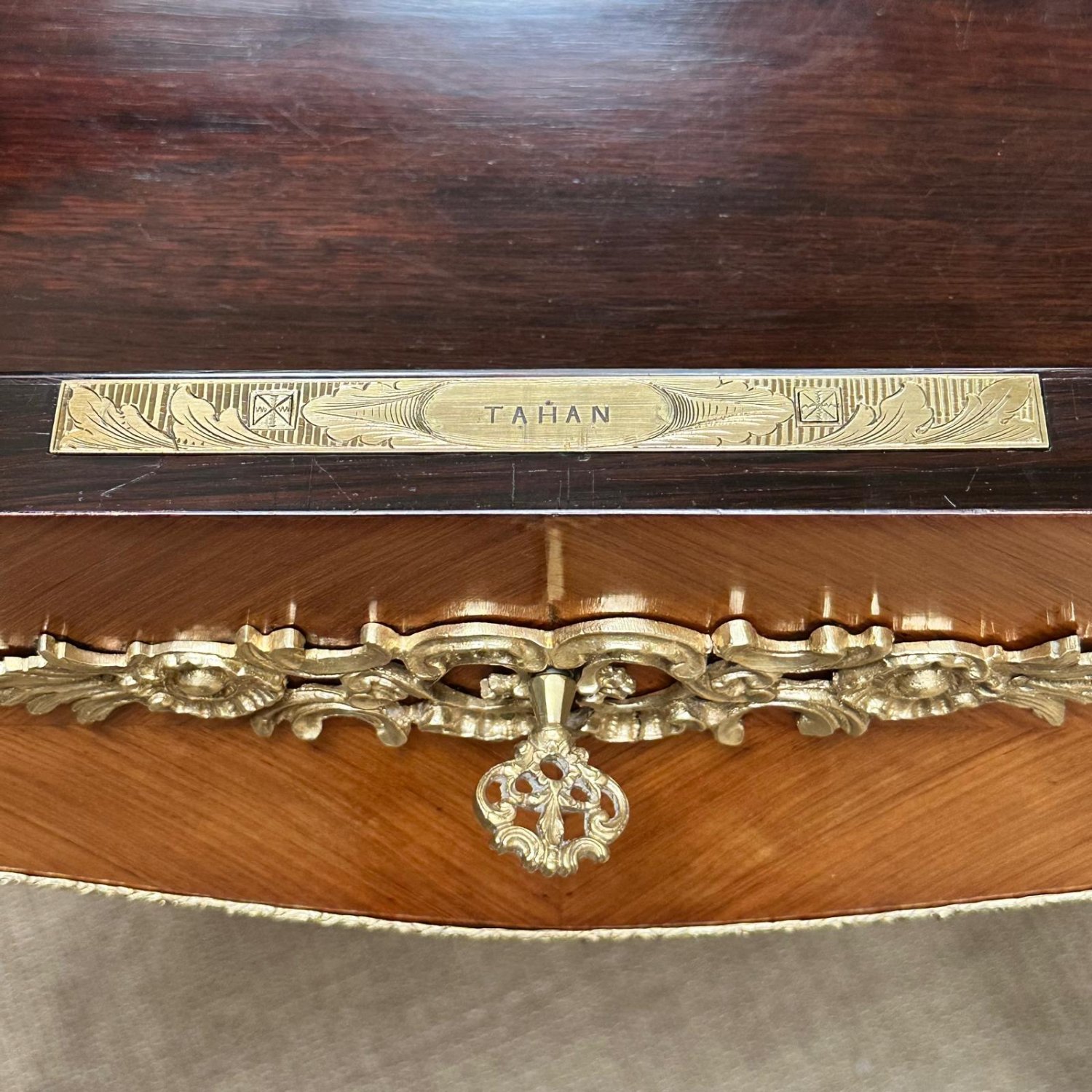 Louis XV style kingwood jewellery table with gilt bronze mounts by Tahan Paris