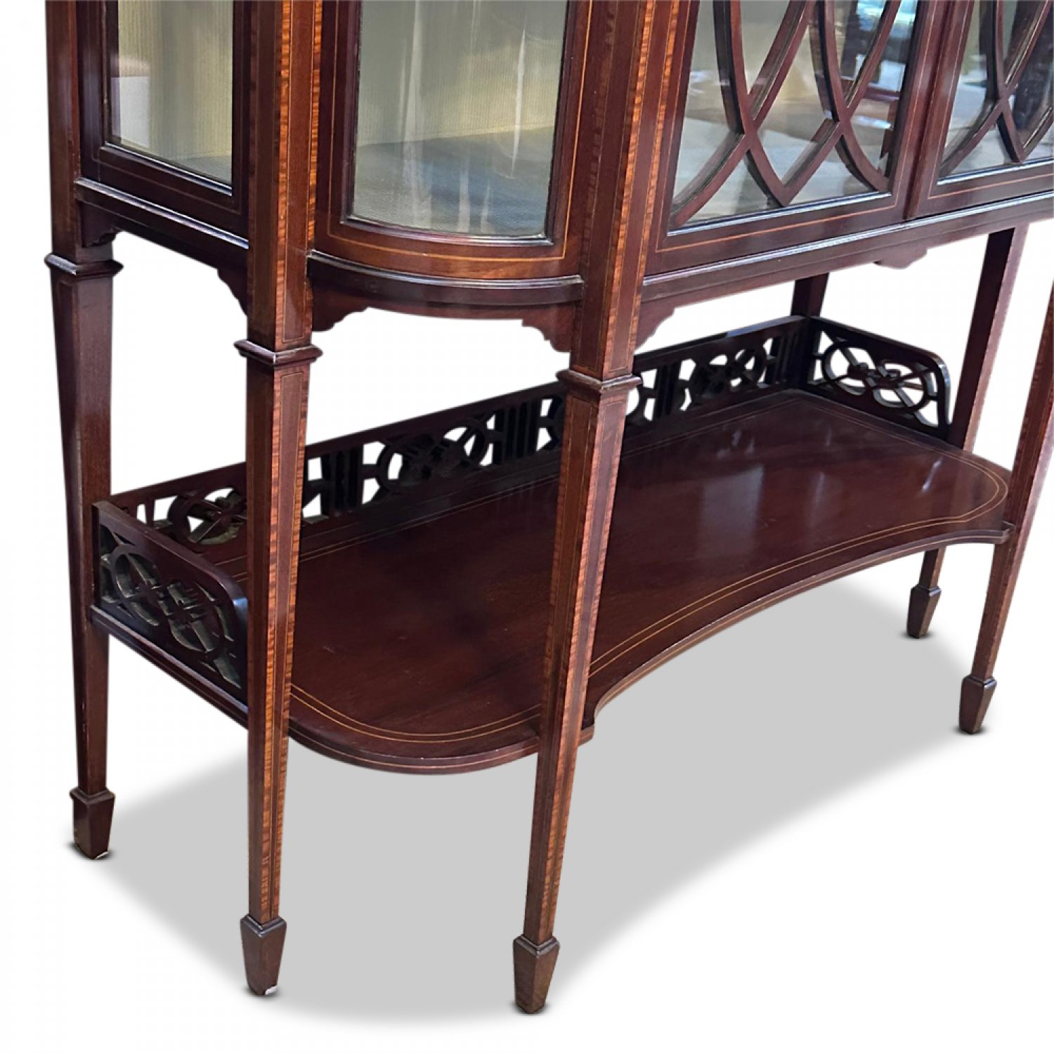 Superb English Sheraton style 2 door mahogany display cabinet by Waring & Gillow 
