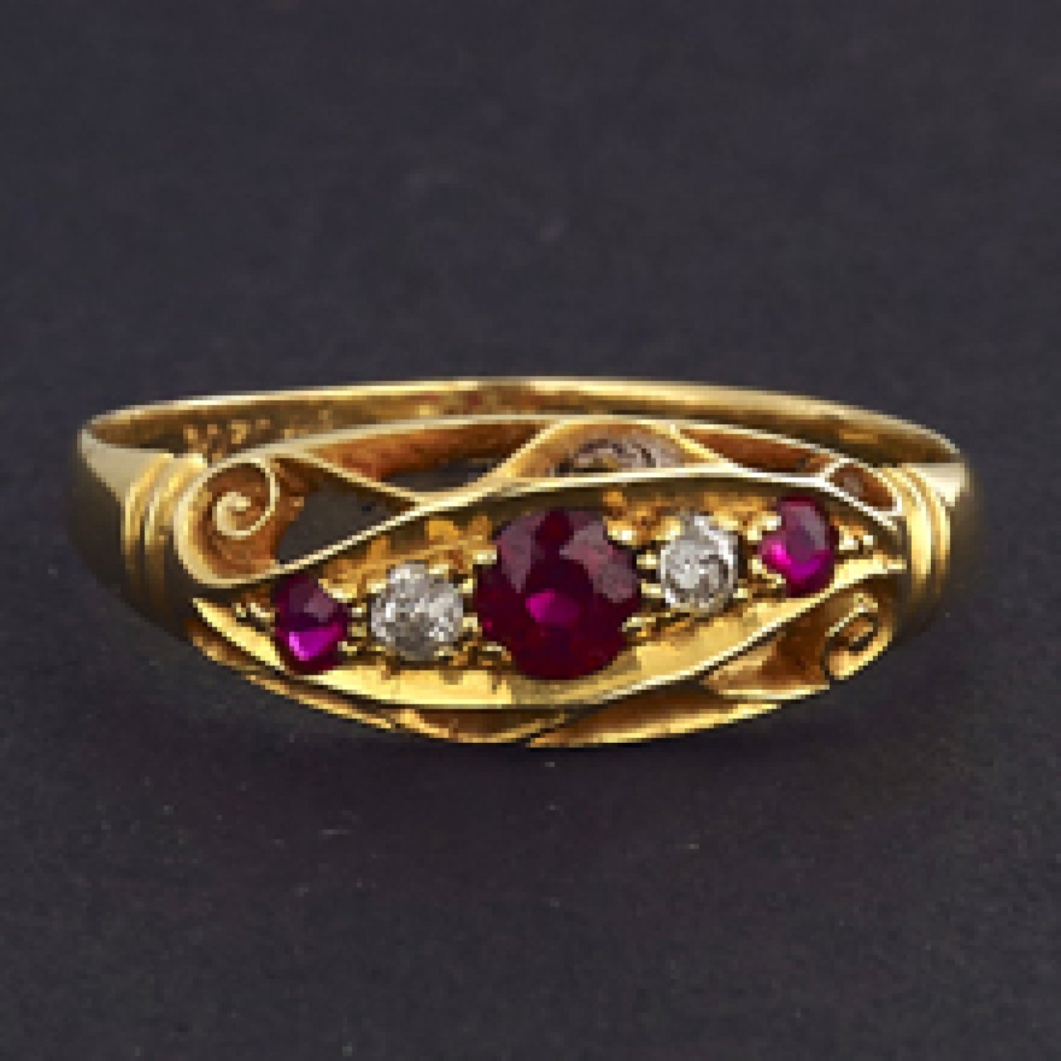 18ct yellow gold ruby & diamond ring
