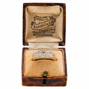 1870s Victorian 18ct Gold 12 Brilliant Old Cut Diamonds. [G669]