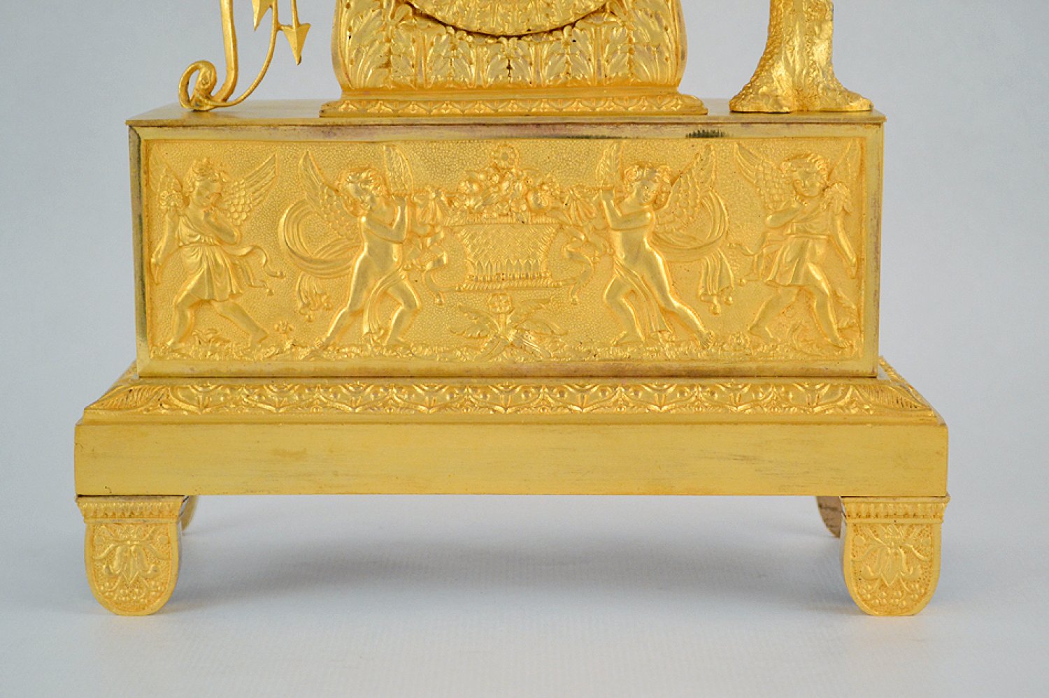 A 19TH CENTURY EMPIRE, MYTHOLOGICAL, ORMOLU, MANTLE CLOCK OF EROS, SIGNED NAVRANCOURT A BREST. CIRCA. 
