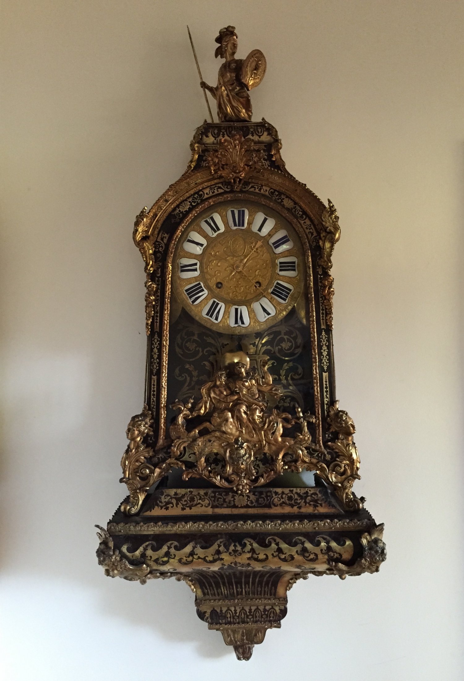 18TH CENTURY, REGENCE PERIOD BOULLE BRACKET CLOCK, SIGNED DOYEN A PARIS. CIRCA.