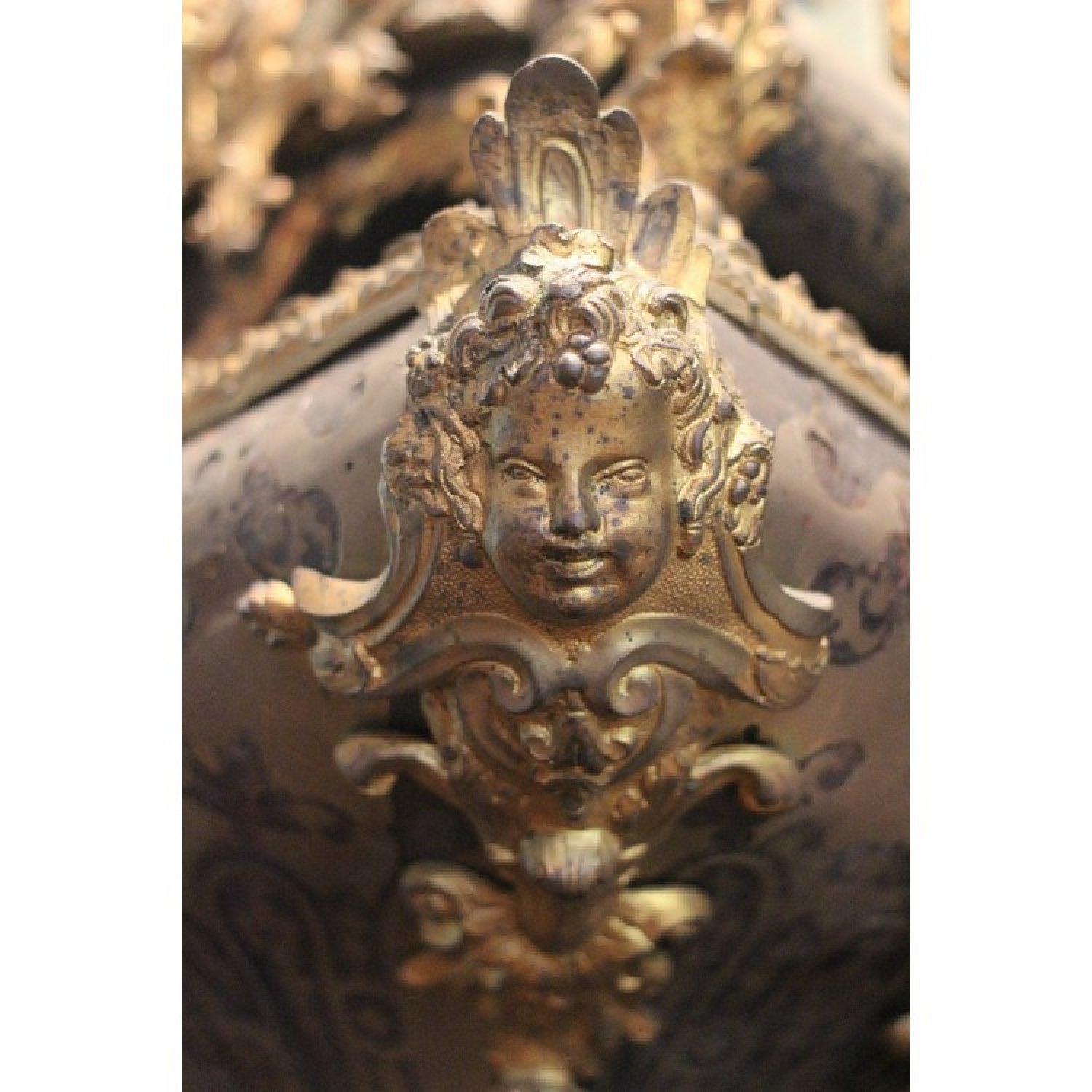 18TH CENTURY, REGENCE PERIOD BOULLE BRACKET CLOCK, SIGNED DOYEN A PARIS. CIRCA.