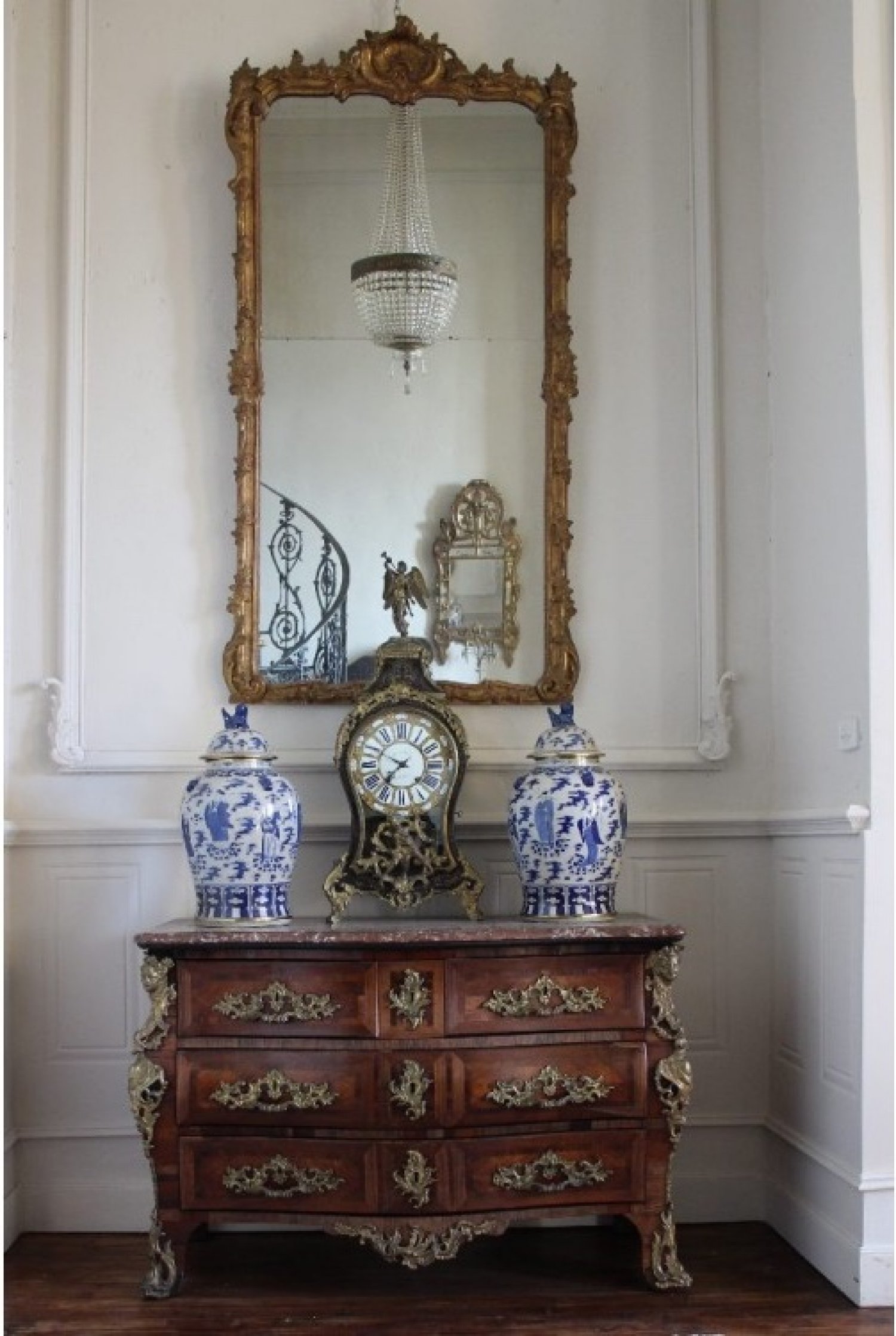 AN 18TH CENTURY LOUIS XV PERIOD 18TH CENTURY LOUIS XV PERIOD, KINGWOOD AND BOISE DE ROSE, ORMOLU, MOUNTED COMMODE, BY  F.F, JEAN-LOUIS FAIZELOT DELORME. CIRCA.