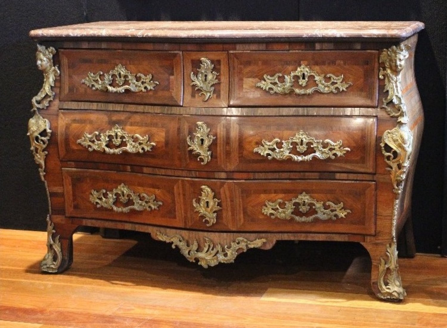 AN 18TH CENTURY LOUIS XV PERIOD 18TH CENTURY LOUIS XV PERIOD, KINGWOOD AND BOISE DE ROSE, ORMOLU, MOUNTED COMMODE, BY  F.F, JEAN-LOUIS FAIZELOT DELORME. CIRCA.