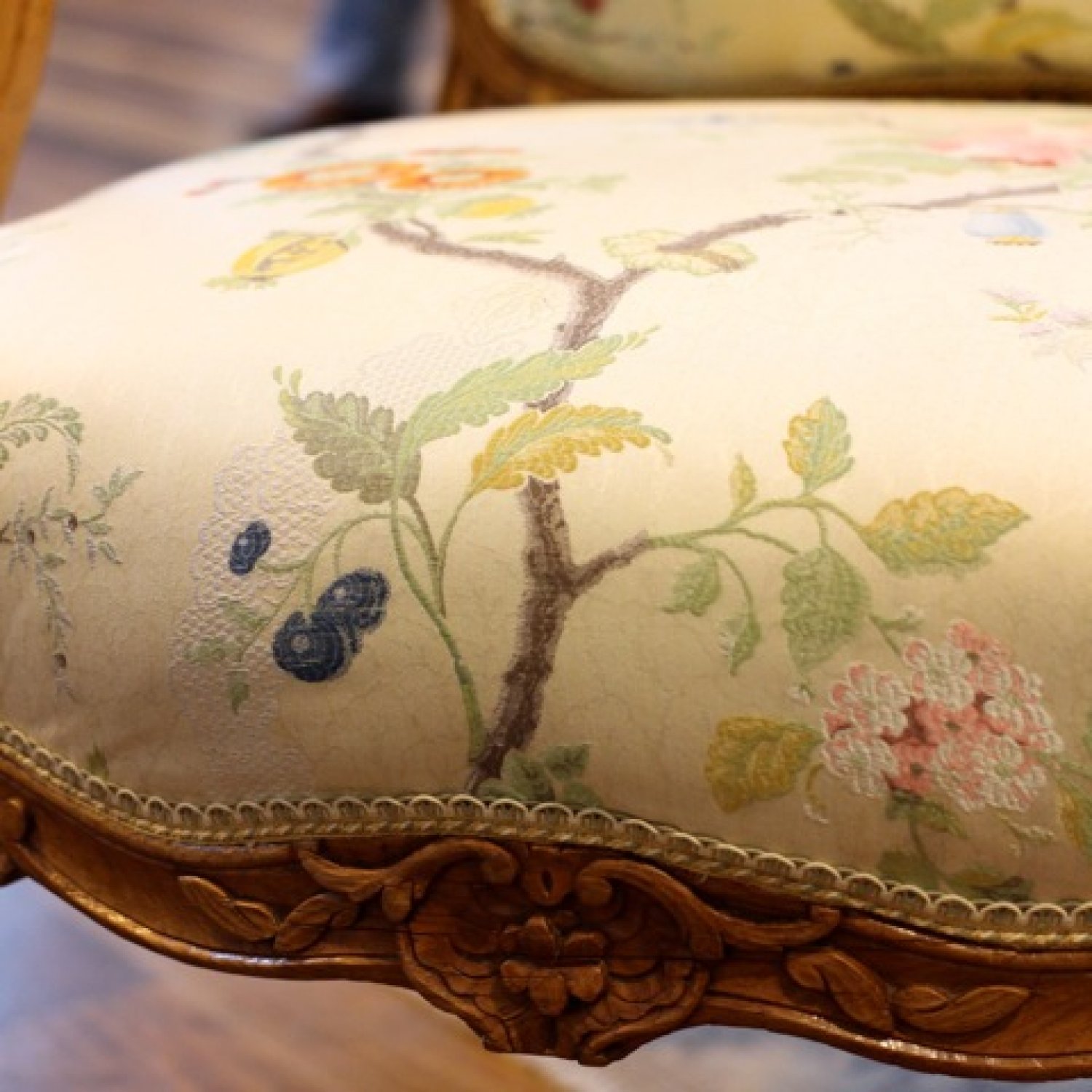 18TH CENTURY LOUIS XV SALON A LA REINE.
