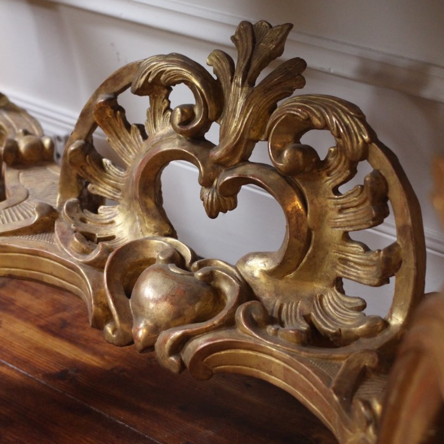 AN 18TH CENTURY, LOUIS XV PERIOD ARC-EN-ARBALÈTE, GILTWOOD CONSOLE TABLE. CIRCA. 