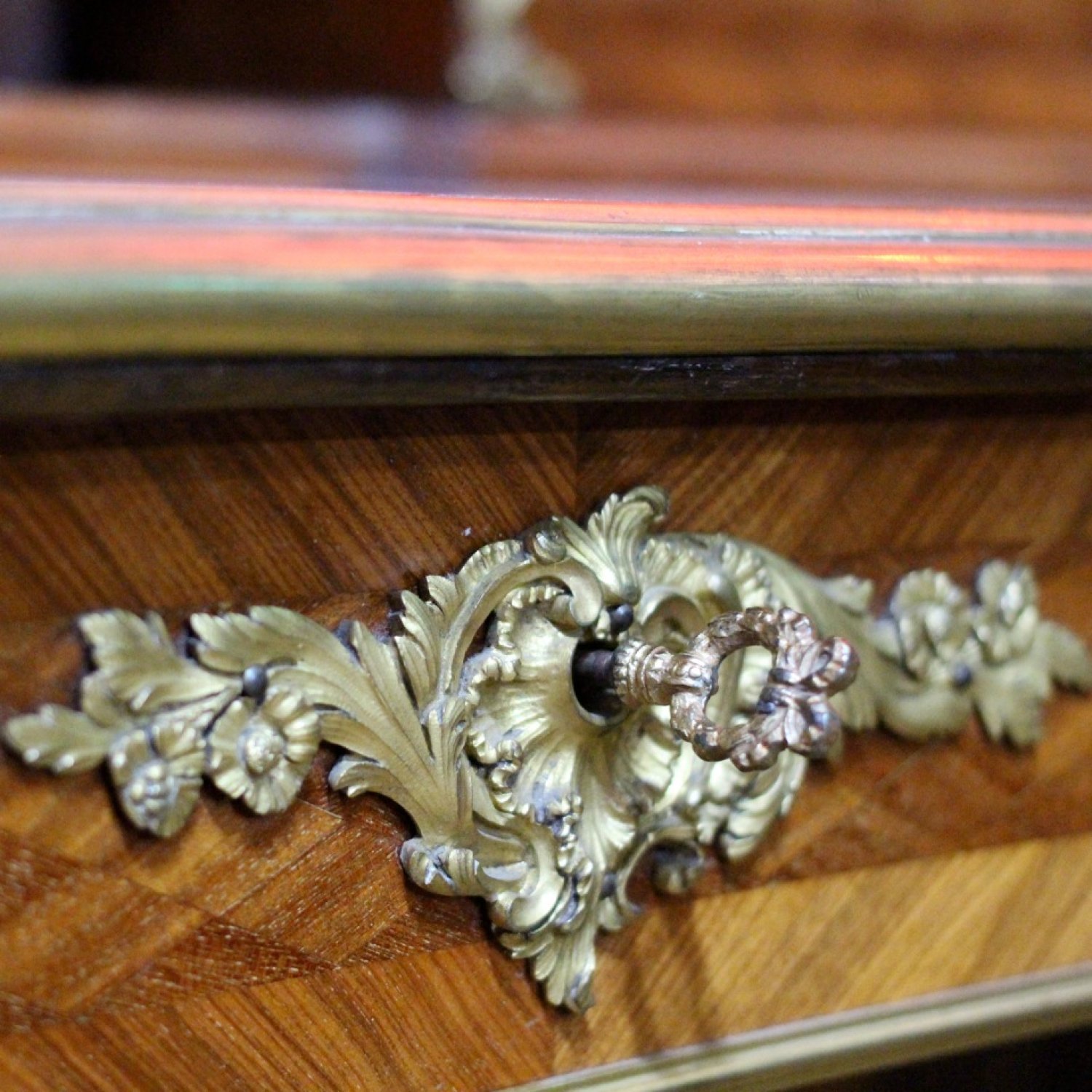 A LOUIS XV ORMOLU-MOUNTED, KINGWOOD AND BOIS SATAINE, MARQUETRY BUREAU A GRADIN. ATTRIBUTED TO THEODORE MILLET. CIRCA.