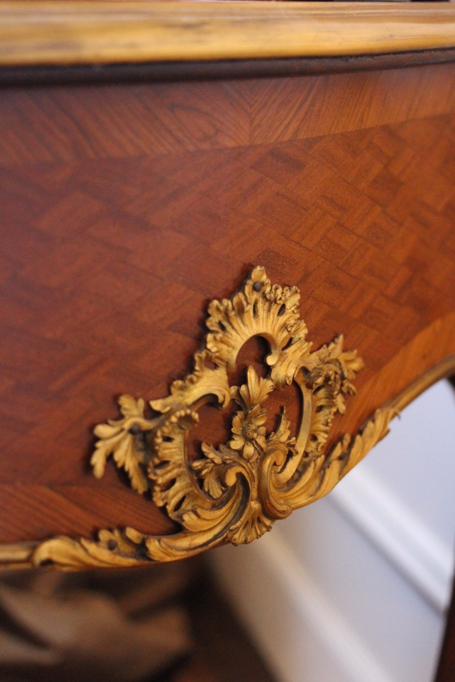 A LOUIS XV ORMOLU-MOUNTED, KINGWOOD AND BOIS SATAINE, MARQUETRY BUREAU A GRADIN. ATTRIBUTED TO THEODORE MILLET. CIRCA.