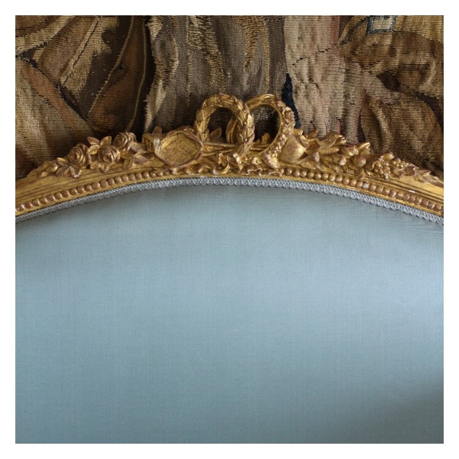 AN 18TH CENTURY, LOUIS XVI GILTWOOD CANAPE EN CORBEILLE. CIRCA.