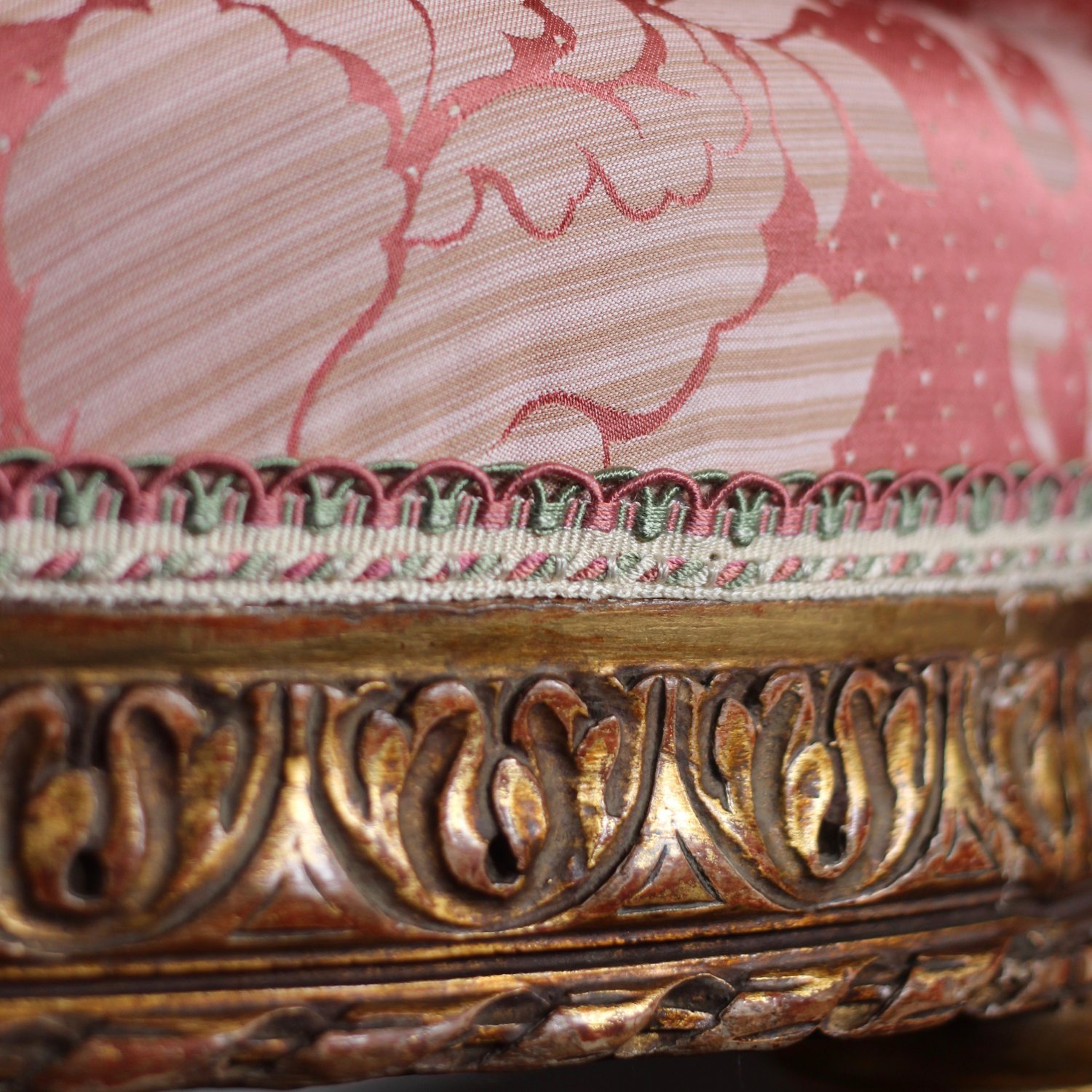 A FRENCH LOUIS XVI GILTWOOD VEILLEUSES À LA TURQUE DE CLAVECIN. 19TH CENTURY. CIRCA.