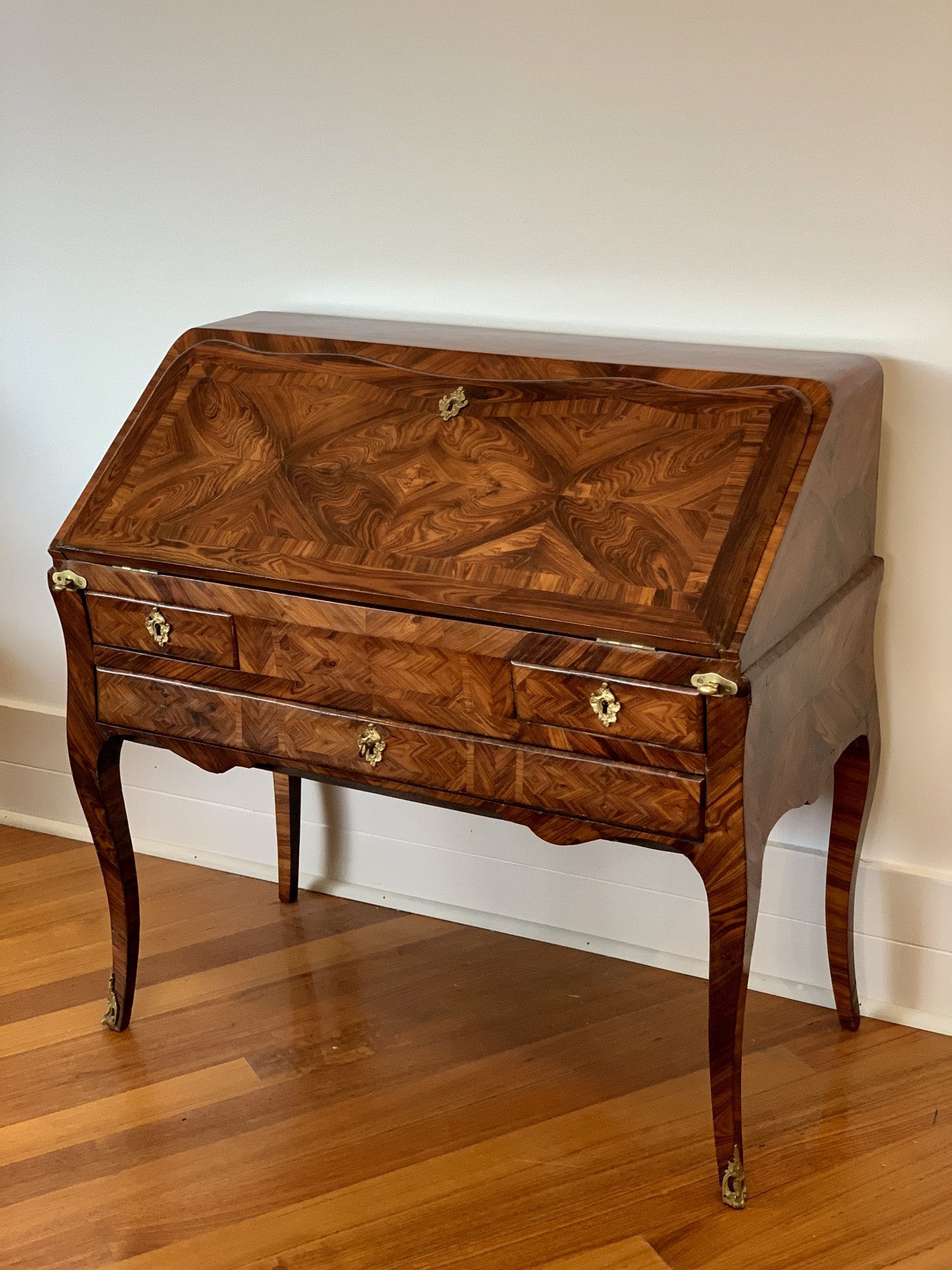 AN 18th CENTURY  LOUIS XV PERIOD, KINGWOOD, SERPENTINE SHAPED, BUREAU DE PENTE.CIRCA 1740