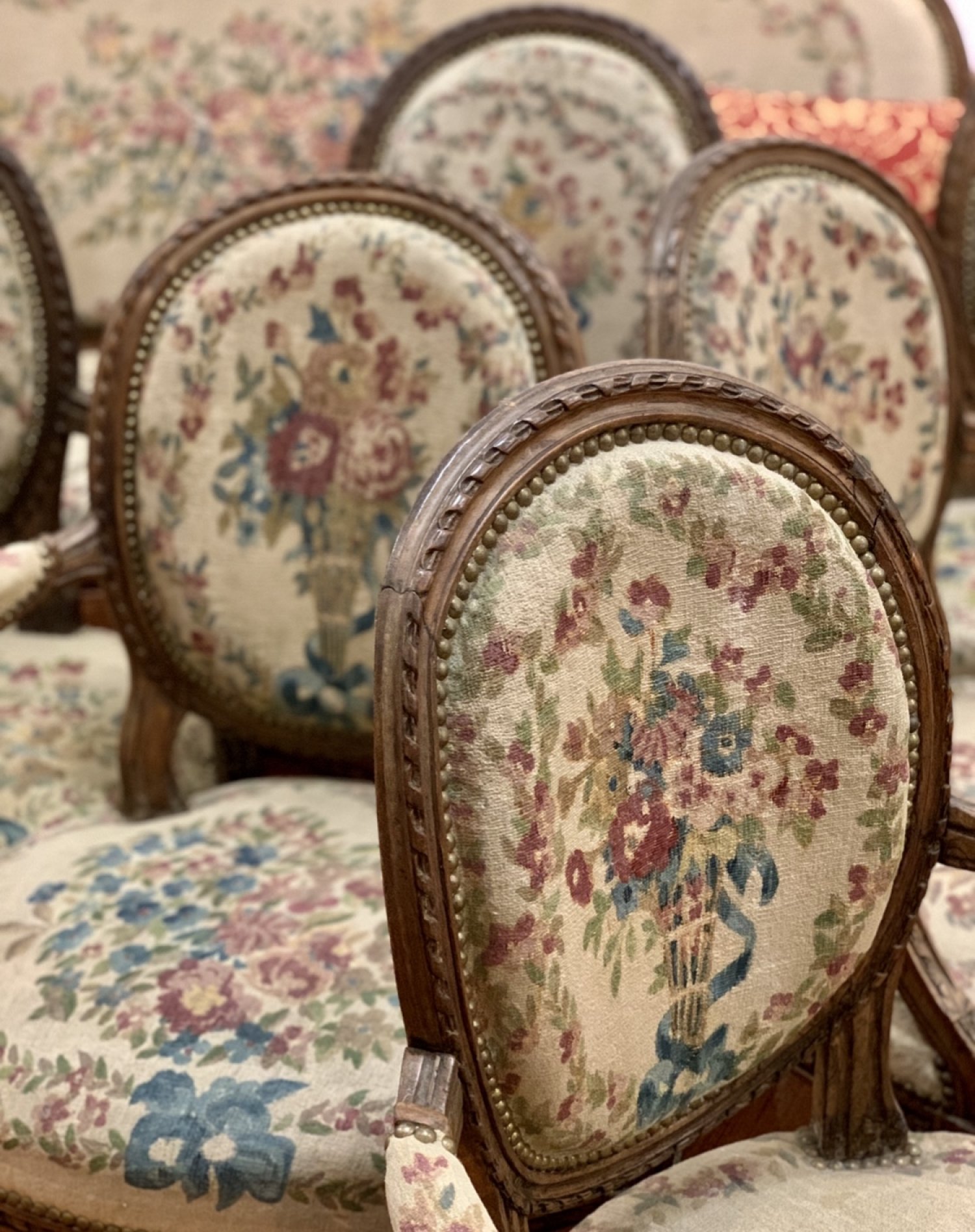 AN 18TH CENTURY, FRENCH LOUIS XVI PERIOD SALON SUITE. BY NICHOLAS LEXCELLENT. CIRCA 