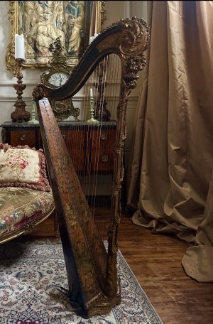 18th century French Chinoiserie Giltwood Harp