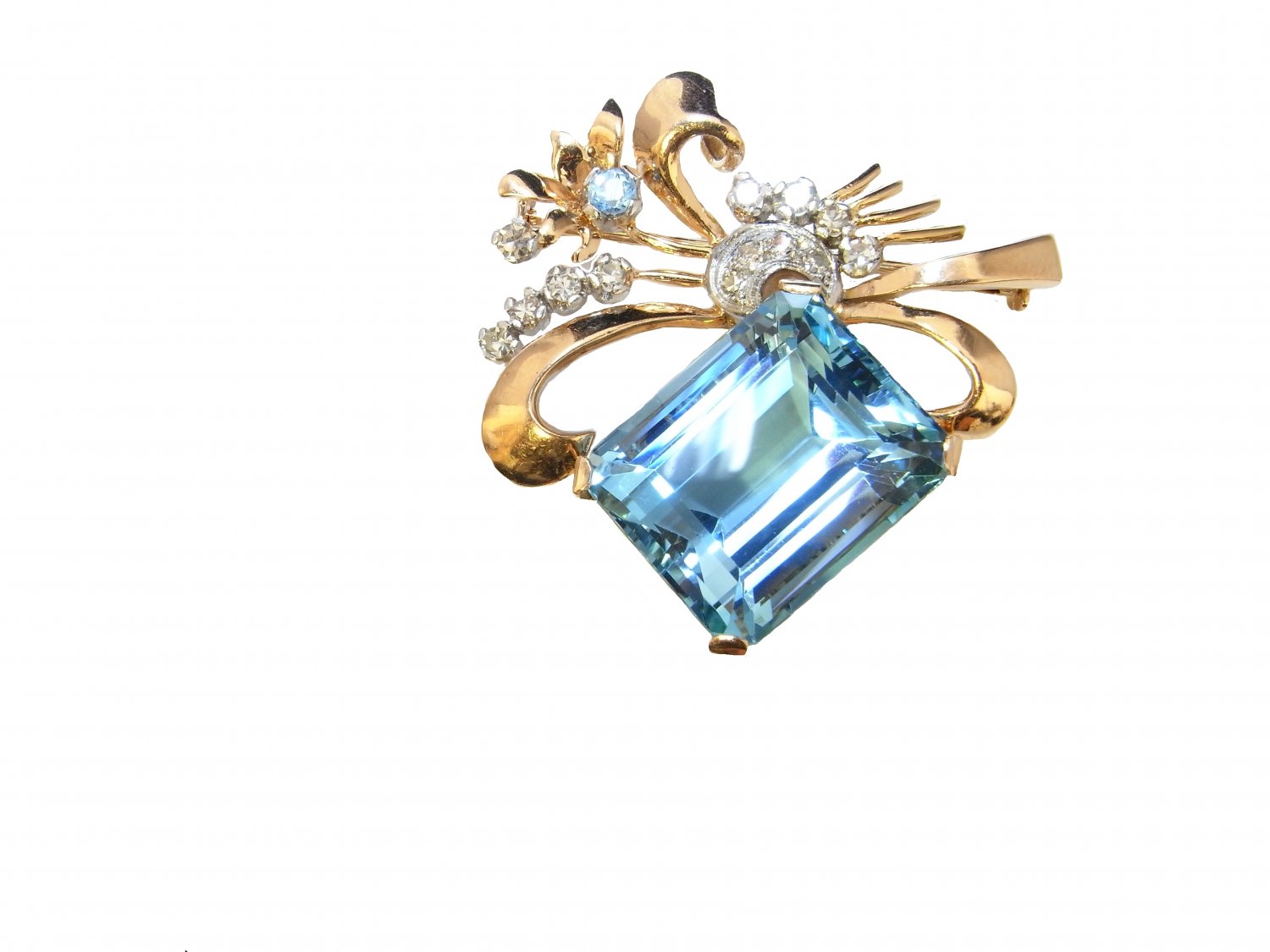 Santa Maria Aquamarine Diamond Brooch 18K Yellow Gold Pin Natural Aquamarine Emerald Cut Blue Emerald Natural Gems Vivid Gem Art Deco 