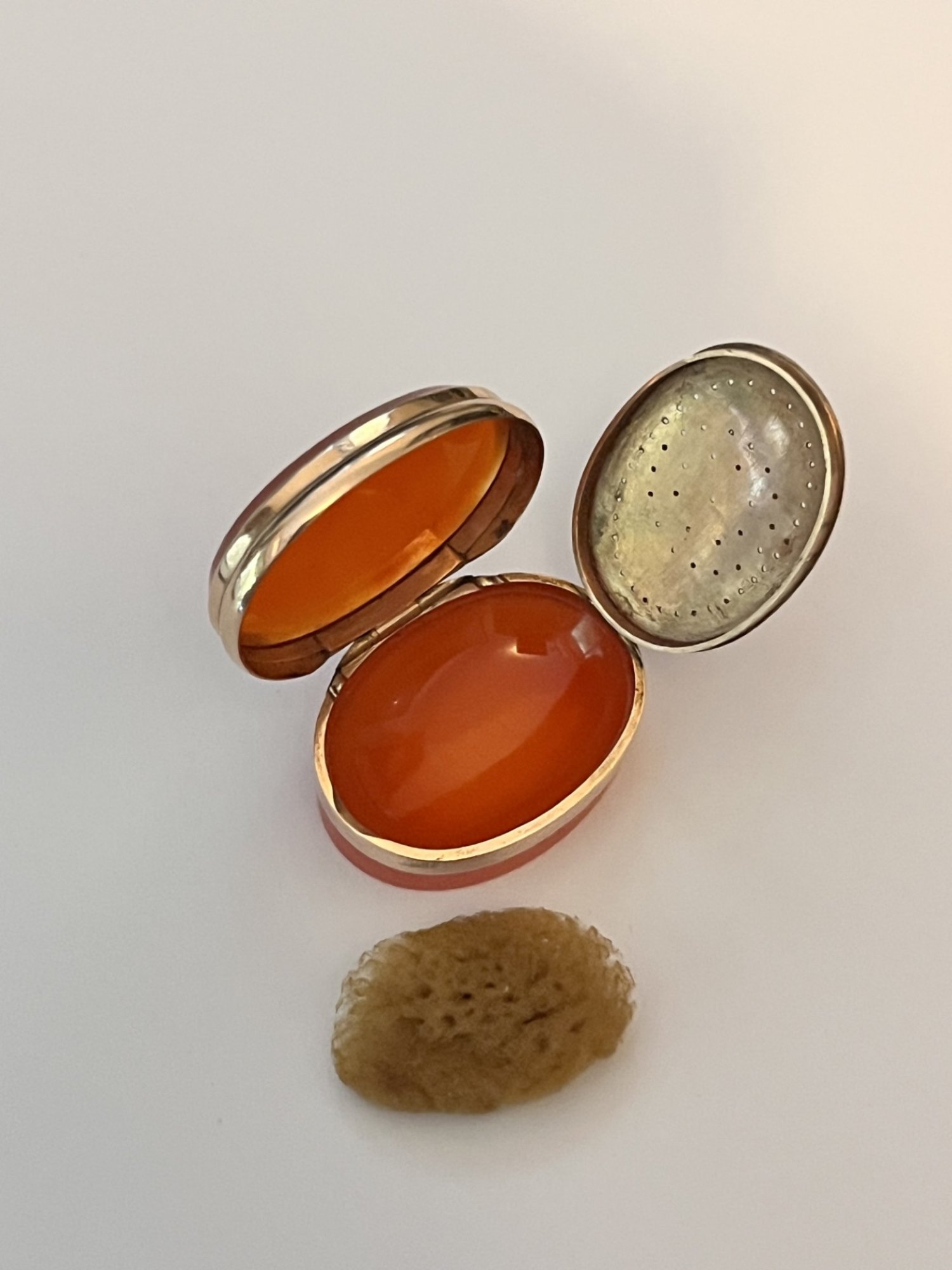 An English Carnelian and Gold Vinaigrette