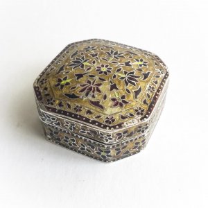  Mughal style pill box