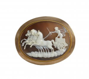 Antique 9ct. yellow gold, Goddess of the Dawn Cameo brooch. 