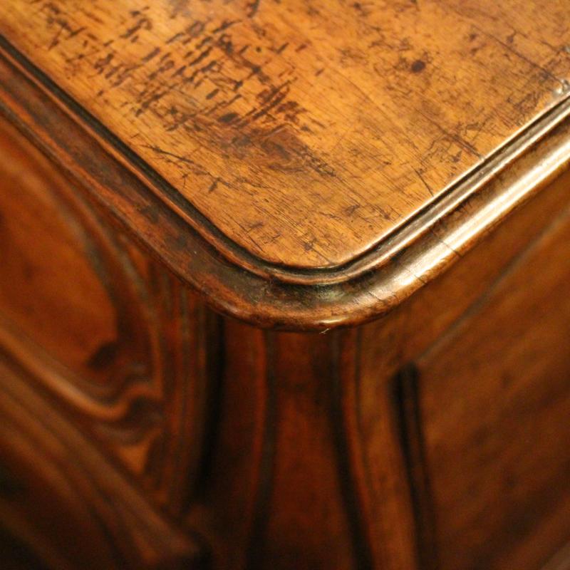 18TH CENTURY, LOUIS XV PERIOD PROVINCIAL COMMODE.
