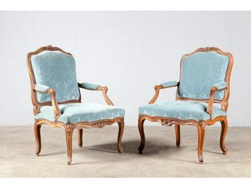 A PAIR OF 18TH CENTURY LOUIS XV PERIOD ARMCHAIRS