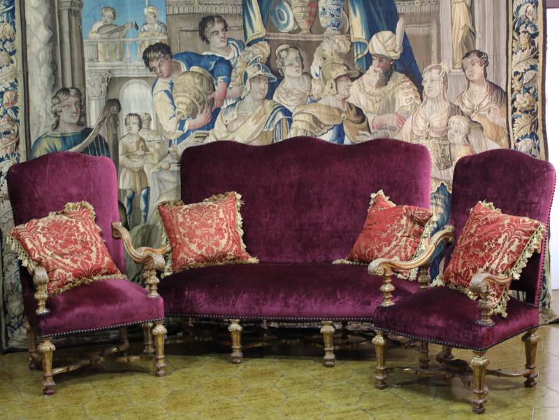 A LOUIS XIV GILTWOOD SALON SUITE. CIRCA 1850