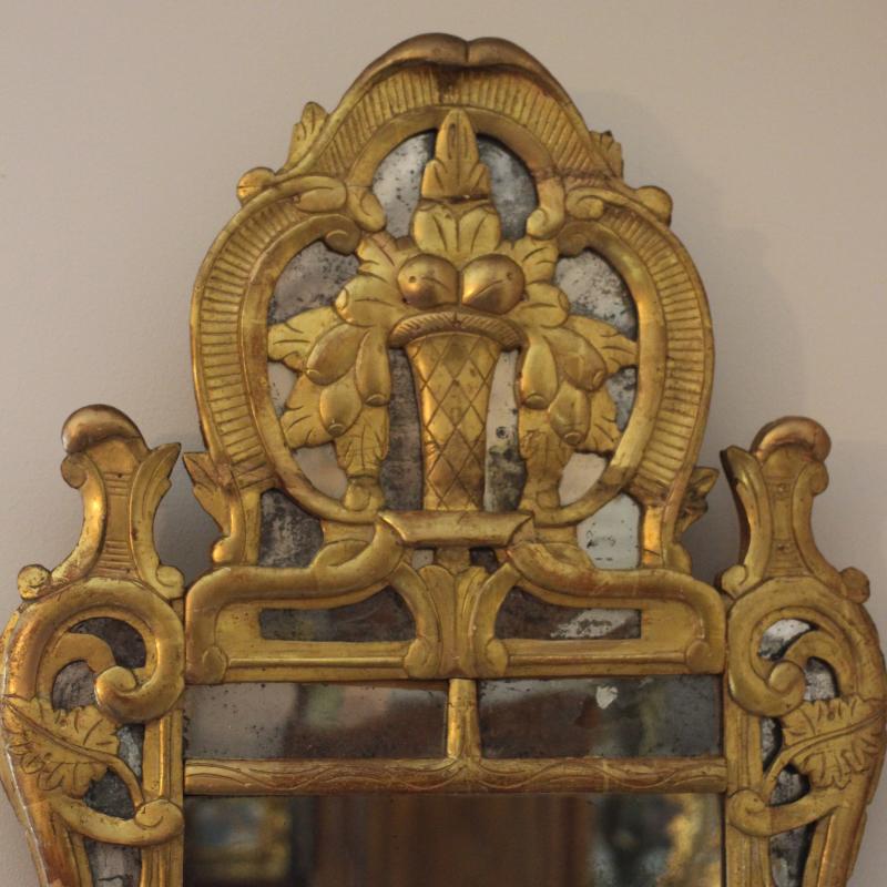 18TH CENTURY LOUIS XV PROVINCIAL GILTWOOD MIRROR