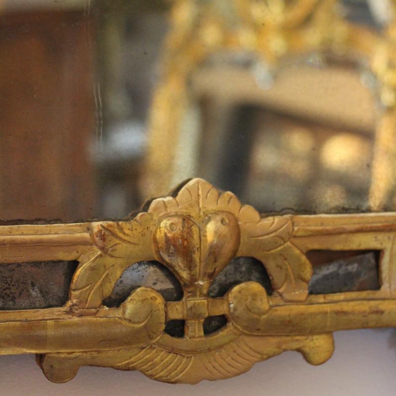 18TH CENTURY LOUIS XV PROVINCIAL GILTWOOD MIRROR