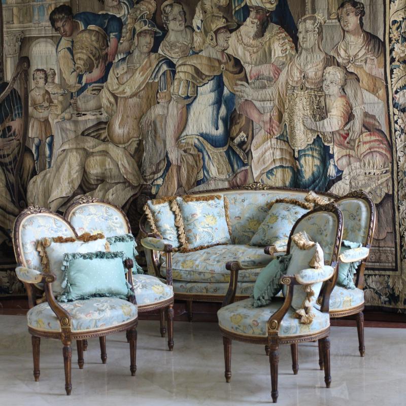 A FRENCH LOUIS XVI GILTWOOD SALON SUITE, EN CORBEILLE. CIRCA.