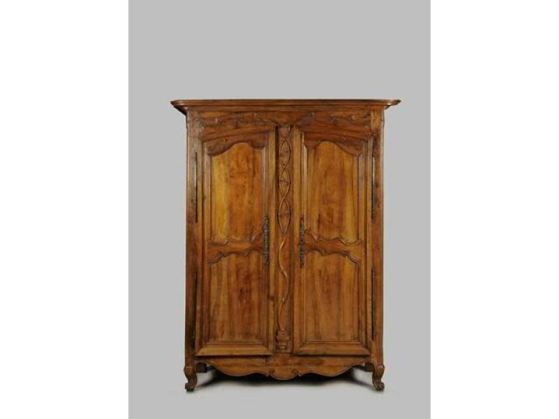 18TH CENTURY LOUIS XV WALNUT ARMOIRE, DE BRESSE